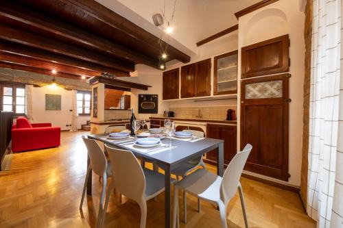 La Morra Apartment | Peiragal