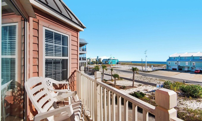 Navarre Beach House | “Pelican Point” Stunning views! Steps to the Beach!