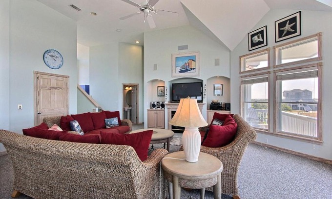 Avon House | Pelican's Pad #14-9