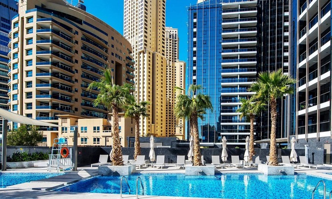 Dubai Marina Apartment | Pelicanstay - Full Marina and Pool View