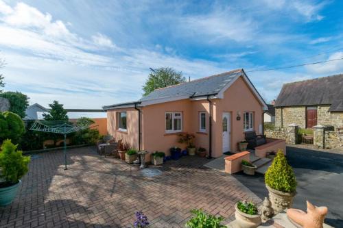 Robeston Wathen House | Penfeidr Cottage