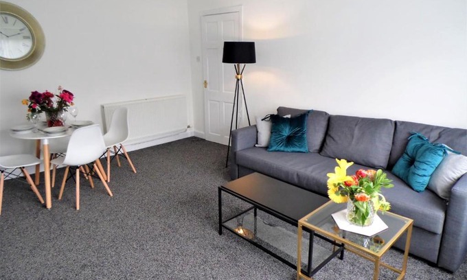 Linthouse House | Penilee Upper Apartment