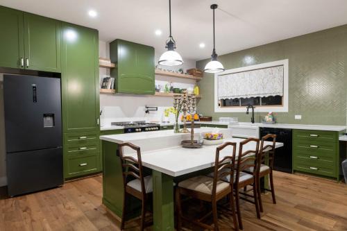 Capel Sound House | Peninsula Green Cottage for 16guests
