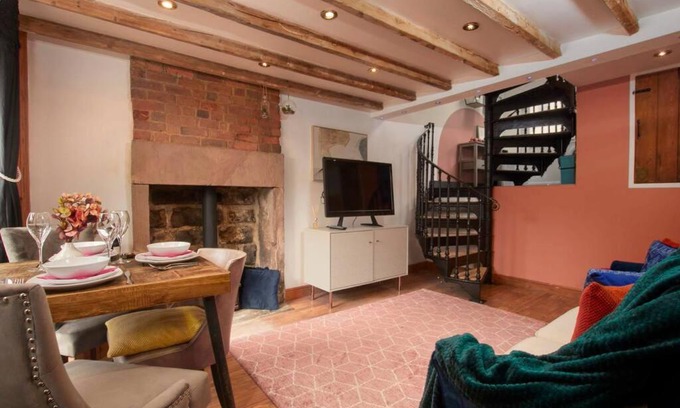 Belper Apartment | Penn Cottage by Mia Living Beautiful 1 bed cottage