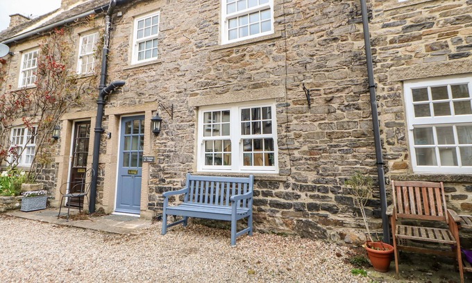 Leyburn Cottage | PENNYCRESS COTTAGE, pet friendly in Leyburn