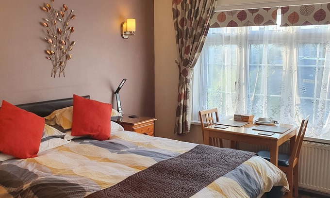 Frampton on Severn House | Penryn Guest House