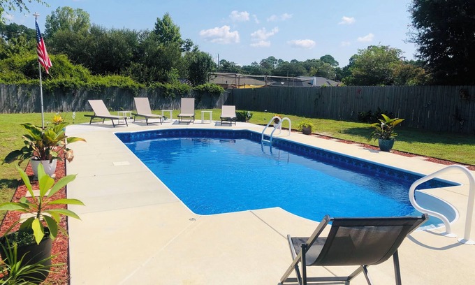 Pensacola House | Pensacola's TurtleTime Pool Pad!