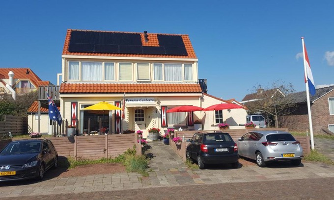 Bergen aan Zee House | pension canberra