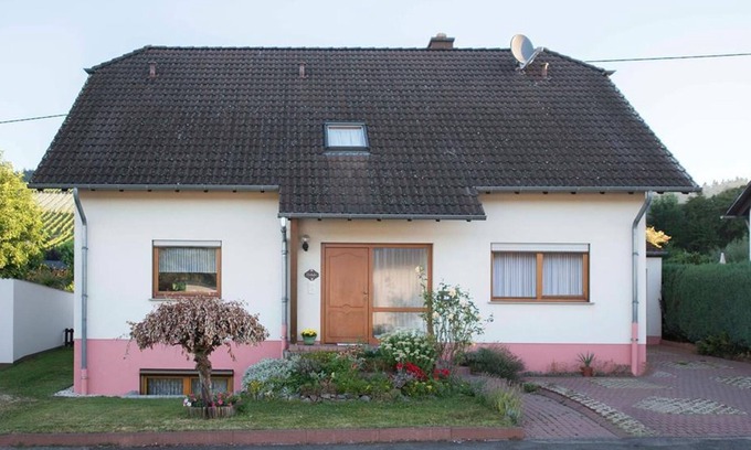 Niedermennig Cottage | Pension Haus Elfriede - Double room shower / WC