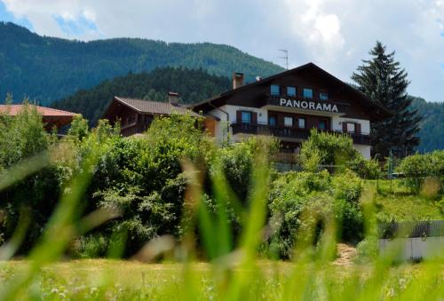 San Lorenzo di Sebato Hotel | Pension Panorama