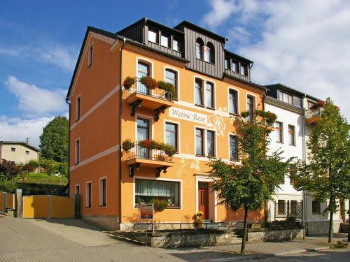 Bad Elster House | Pension Weiße Rose, Parkplatz, Frühstück, Wlan, Zentral