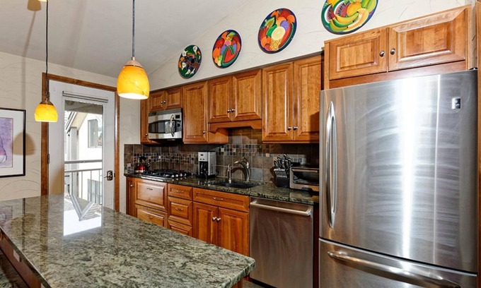 Aspen Condo | PENTHOUSE "CHATEAU ROARING FORK", AC, ALL DAY SUN, VIEWS-AVAILABLE FOOD-WINE