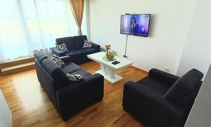 Zemun Apartment | Penthouse Danube Exclusive, Parking, 90m2, Wifi