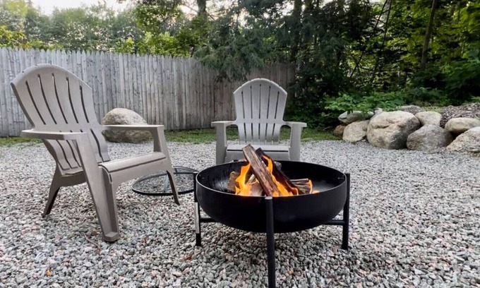 North Conway Apartment | Penthouse-fire pit, dog friendly