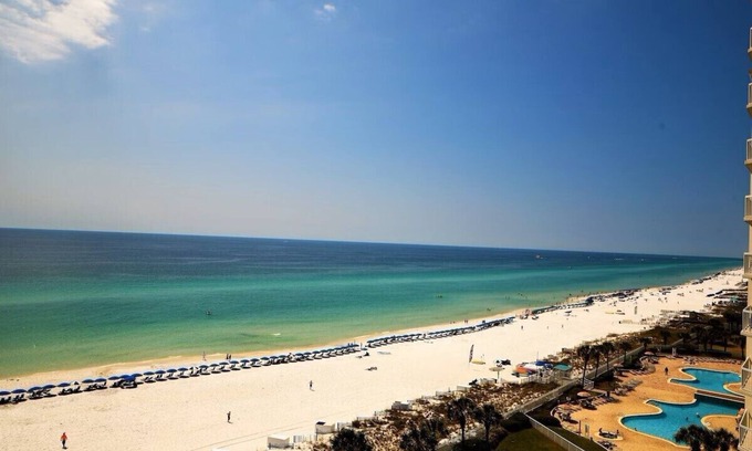 Coffeyville Condo | Penthouse, Rates Reduced, Heated Pool & Hot Tub, Fabulous View & Decor
