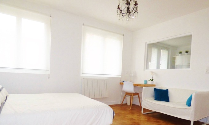 Saint - Aubin - Dupuy Apartment | Penthouse studio in the historic center