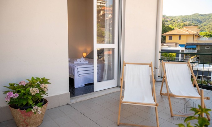 Varazze Apartment | [Penthouse with Terrace] Sea 5Min Trains 4Min