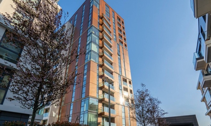 Vauxhall Apartment | Penthouse with view 2 min from nine elms underground