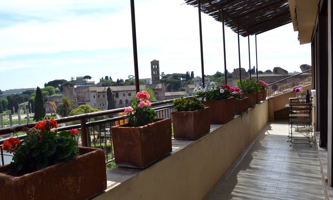 Monti Apartment | PENTHOUSE WITH VIEW NEAR THE COLOSSEUM