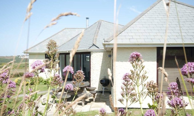 Crantock Cottage | PENTREATH, pet friendly, country holiday cottage in Crantock