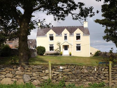 Amlwch House | Pentreheulyn