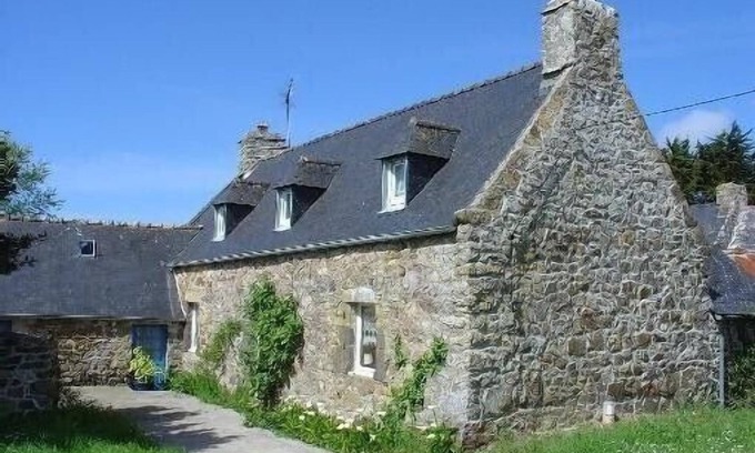 Crozon House | Penty with land, quiet, in the countryside, 2 miles away from the sea