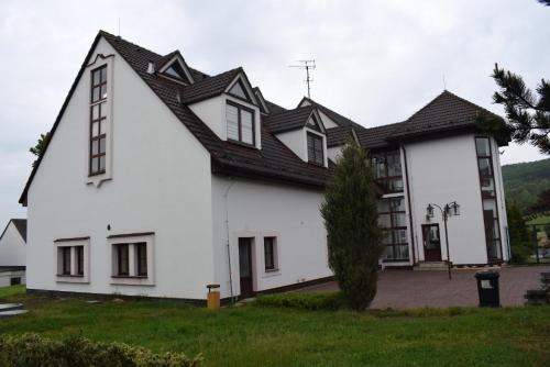 Dobrovice House | Penzion Škubánek