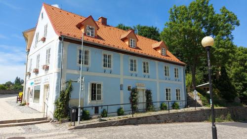 Loket House | Penzion Modrý Svět