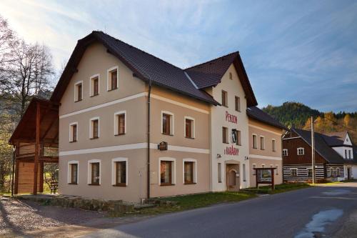 Adrspach House | Penzion U Karabiny