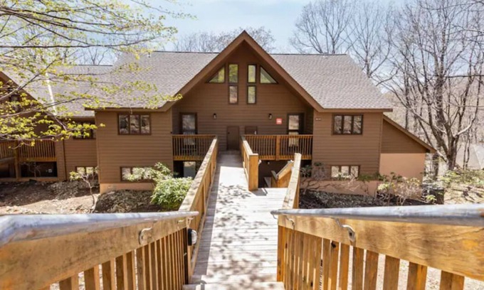 Wintergreen Condo | Pepper’s Mountain Pad, nestled in the Blue Ridge Mountains at Wintergreen Resort