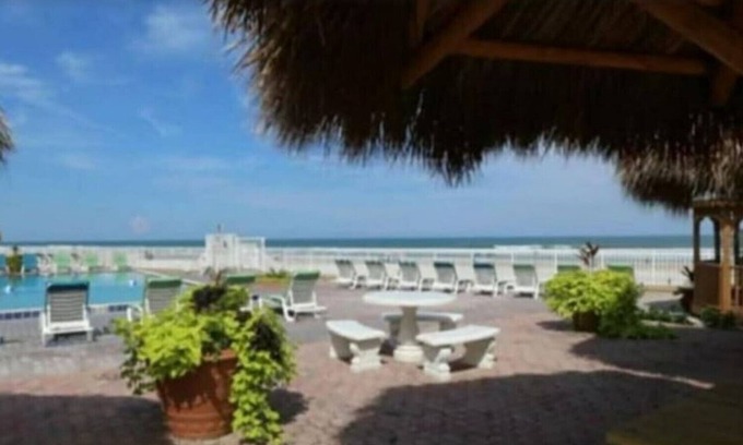 Daytona Beach Shores Apartment | Perennial VC Daytona Studio B