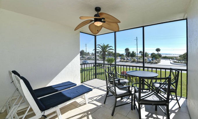 Siesta Key Condo | Perfect Beach Retreat 1 Bed 1 Bath Siesta Key Beach Across from the Beach
