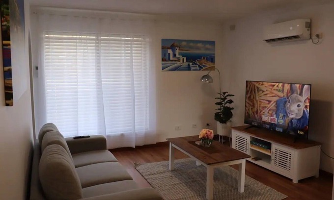 Semaphore House | Perfect Beachside Townhouse, 5min walk to beach