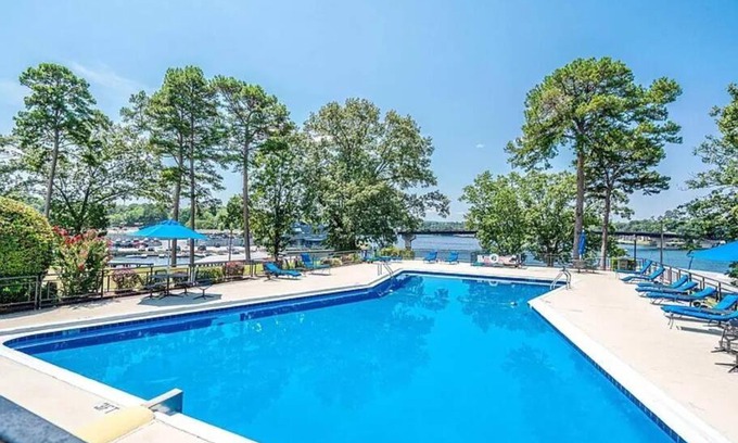 Mid America Apartment | Perfect Couples Retreat - close to all amenities
