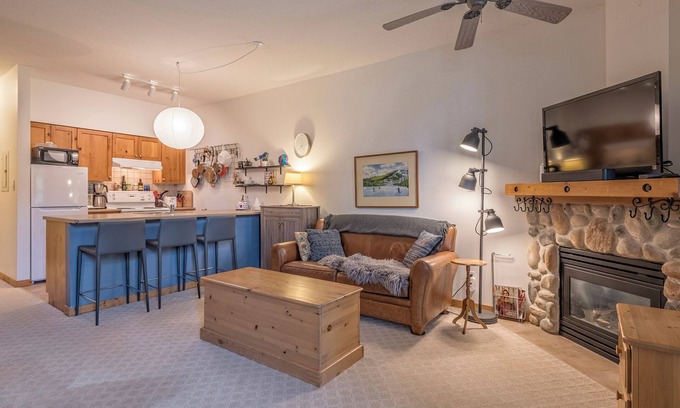 Silver Star Mountain Condo | Perfect Creekside Studio that Opens Right onto the Skiway!