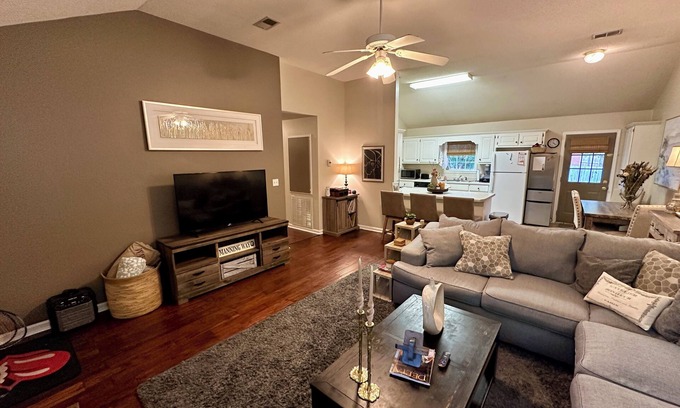 Oxford House | Perfect for all Ole Miss functions. 3 bedroom home just off of Old Taylor Road