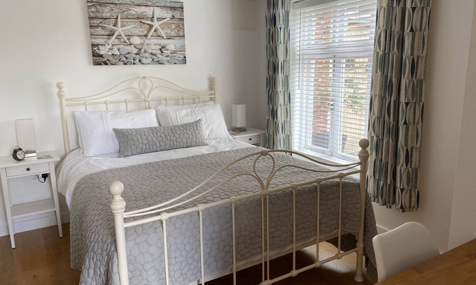 Pagham Apartment | Perfect for beach & nature reserve walks all year round