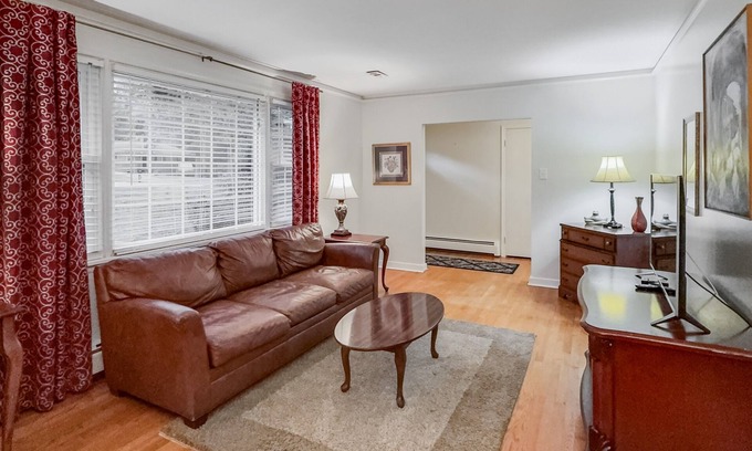 North Chesterfield House | Perfect for Extended Stays! 1 Level, Ironbridge Rd Area, Pet Friendly