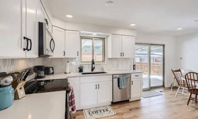 Lamar Heights Area House | Perfect for Family & Friends | Ping Pong | Arvada