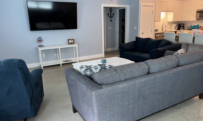 Port O Connor House | Perfect for fishermen and families for your stay in Port O'Connor!