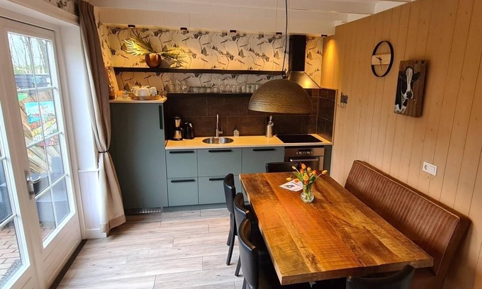 Oudeslius House | “Perfect for large families: enjoy luxury, wellness, Finnish sauna, 2 bathrooms and 3 bedrooms. Sleep in a large box bed, enjoy fresh rolls every day and discover the area with numerous activities for the whole family.