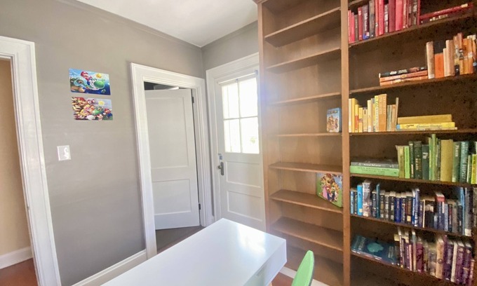 Mount Vernon House | Perfect for large families and groups, located walking distance to Downtown