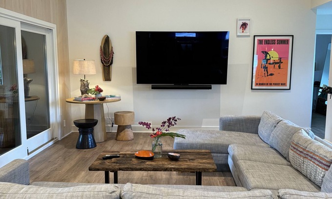 Hanalei House | Perfect Hanlei Location! Walk to beach/town. Newly Remodeled w/AC TVNCU-4237