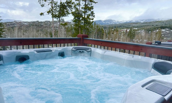 Winter Park House | Perfect Location! - EV charger, downtown, shuttle, + private hot tub & garage!