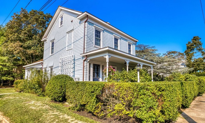 Southold Apartment | Perfect North Fork Pied-A-Terre: Heart of North Fork Wine Country by the Beach!