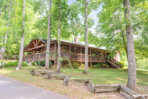 Gatlinburg - Pigeon Forge Ski Chalet | Perfect Place by Eden Crest
