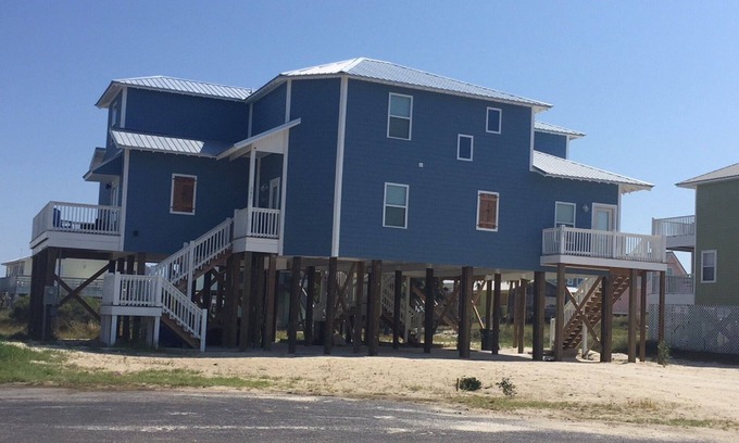 Fort Morgan House | PERFECT PLACE FOR A BEACH GETAWAY! FALL MEANS FALLING RATES! COME ENJOY !