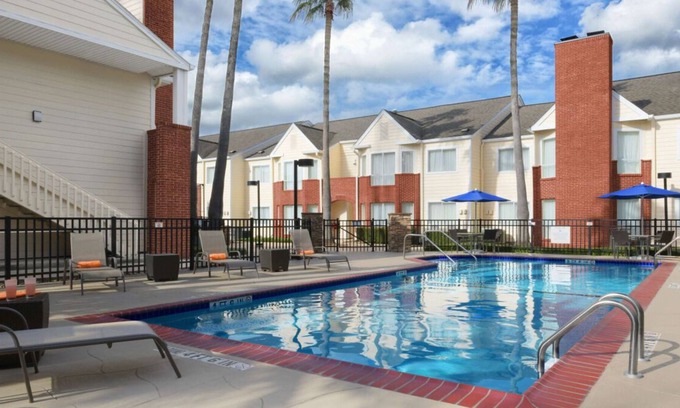 Houston House | Perfect Road Trip Adventure! Pool, FREE Breakfast & Parking, Near NRG Stadium!