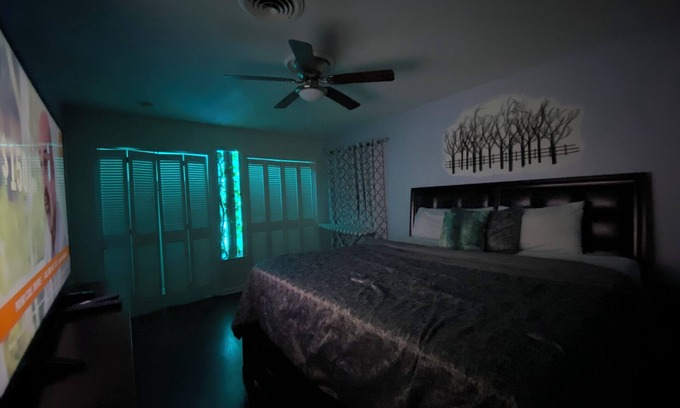 Tougaloo Cabin | Perfect Suite with AC in charming Jackson