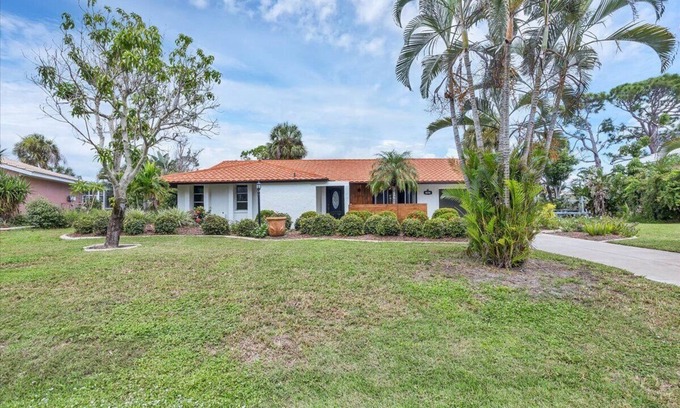 Cape Haze House | Perfect waterfront home complete with dock and boat lift.